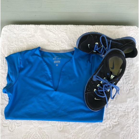 🚨 Bundle 🚨 Nike top, Nike sneakers! - Picture 3 of 5